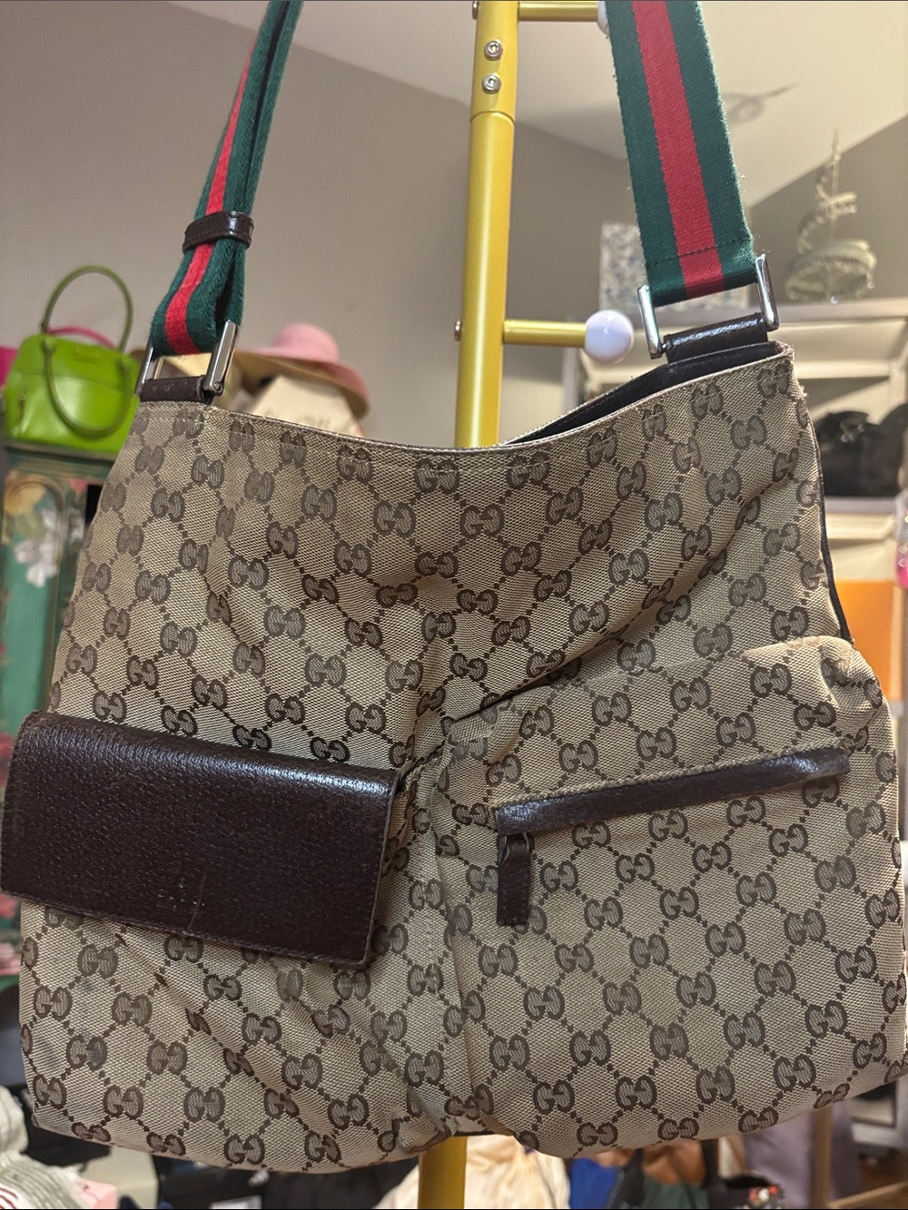 Gucci Tan GG Canvas Messenger with Green and Red Web Strap - Picture 2 of 12